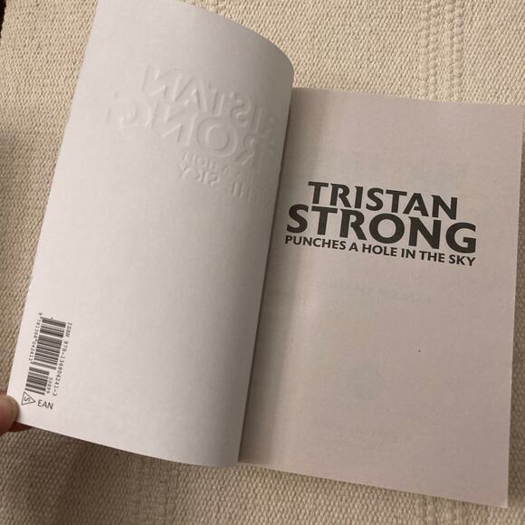 Tristan Strong Punches a Hole in the Sky Book 1 Kwame Mbalia ISBN: 9781368042413 - Picture 2 of 10